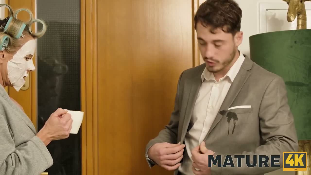 victoria-nova-big-tits-mature-likes-coffee-and-my-cock