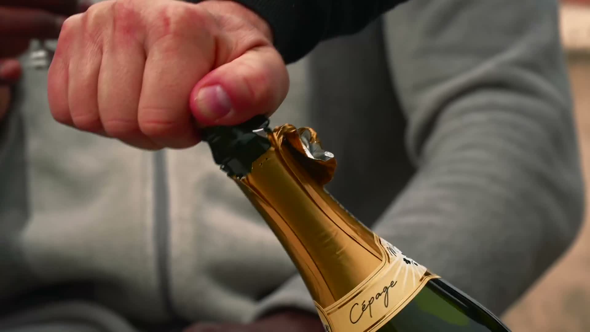 the-sulphurous-troubleshooting-of-candie-and-alex