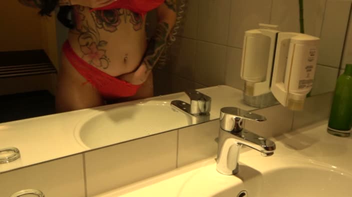 xania-wet-no-risk-no-fun